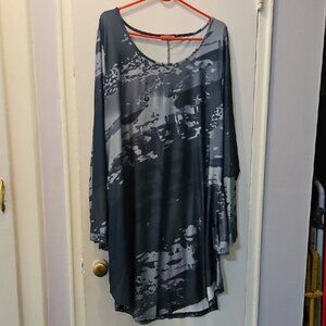 Abstract Long Sleeve Tunic Top